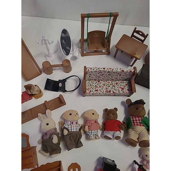 Calico Critters Epoch Sylvanian Families Mixed Lot Accessories Dolls Furniture - Picture 5 of 14